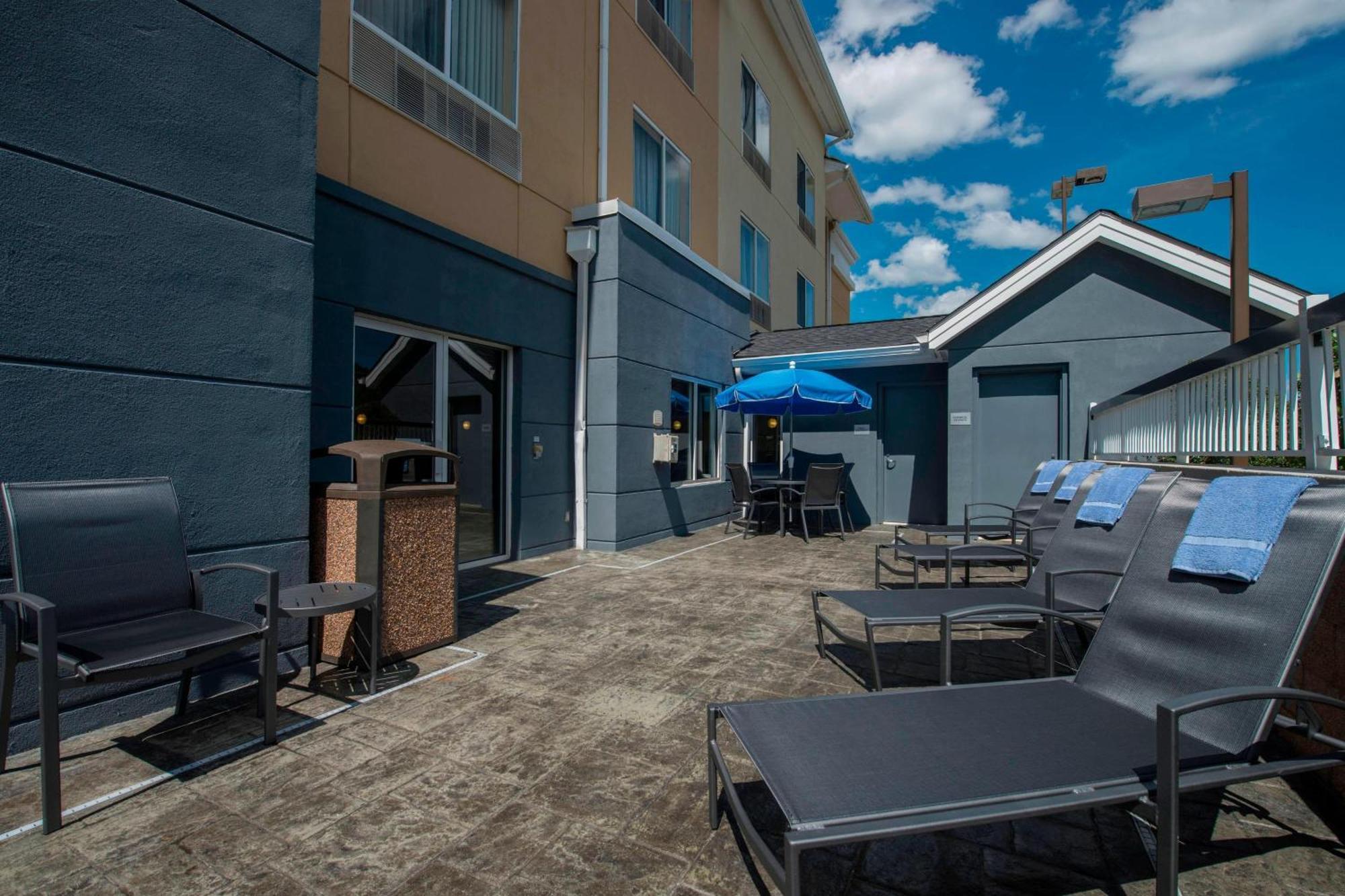 Fairfield Inn & Suites By Marriott Greenwood Exterior photo